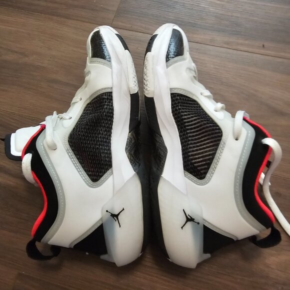 Nike Jordan 37 low siren red colorway - Picture 3 of 7